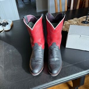 Tecovas Earl Ropers Red and Black